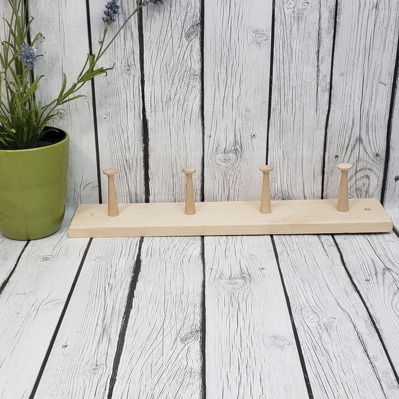 Mainstays 18 in. Wall Mounted Unfinished Wood Hook Rack, 4 Pegs - Picture 3 of 9